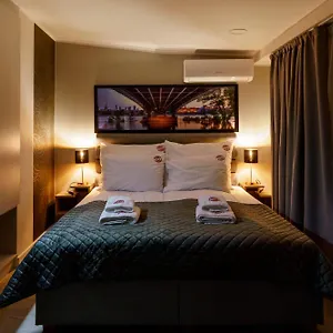 Kamienica No 111a Airport Appart hôtel